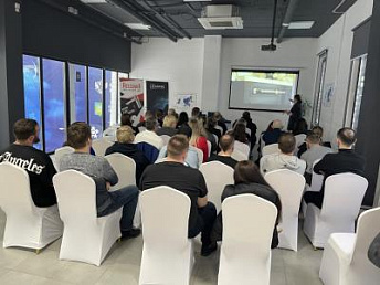 Конференция лучших продавцов во Владивостоке: новинки, награды и кёрлинг на льду Конференция лучших продавцов во Владивостоке: новинки, награды и кёрлинг на льду
